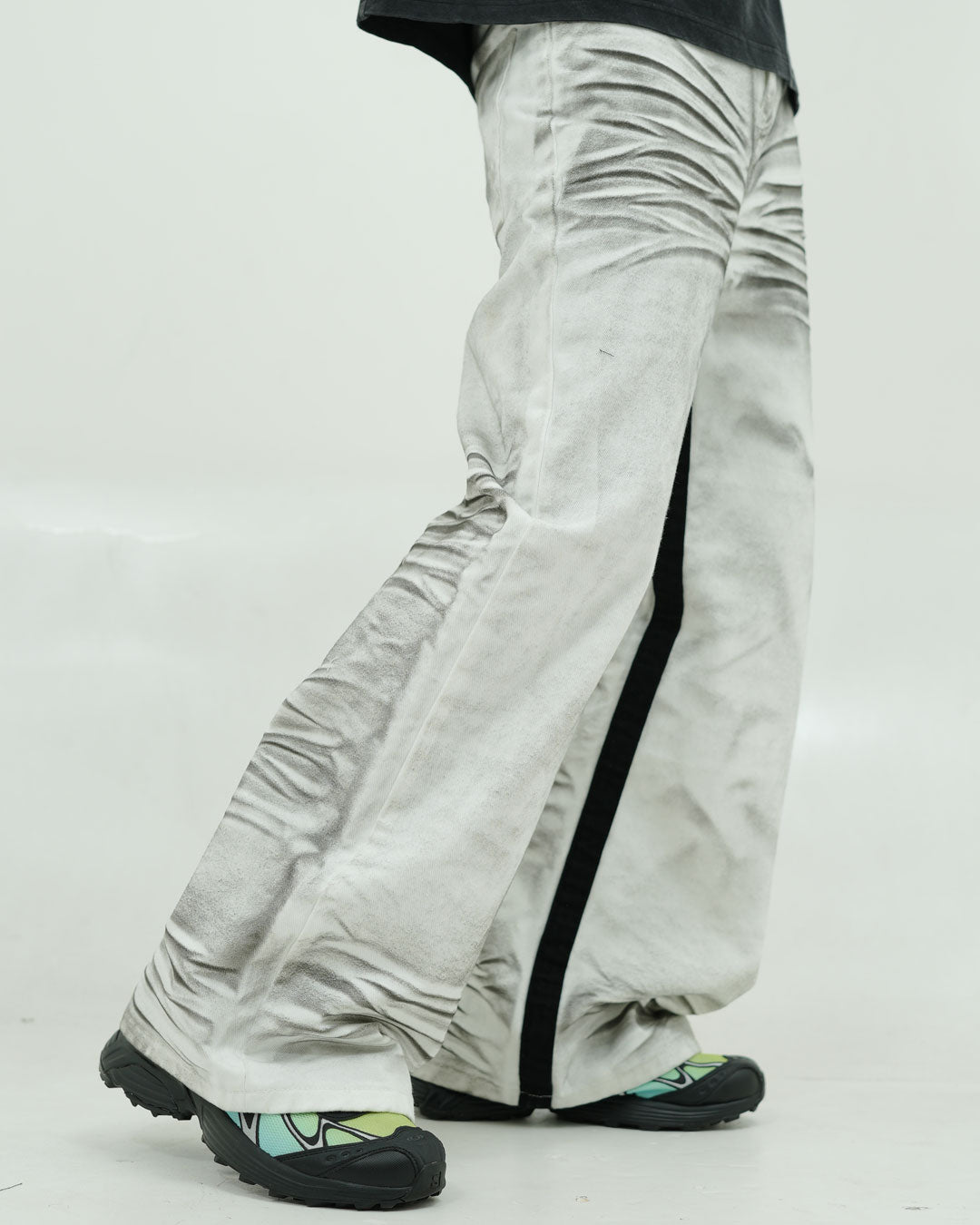 JEAN 002