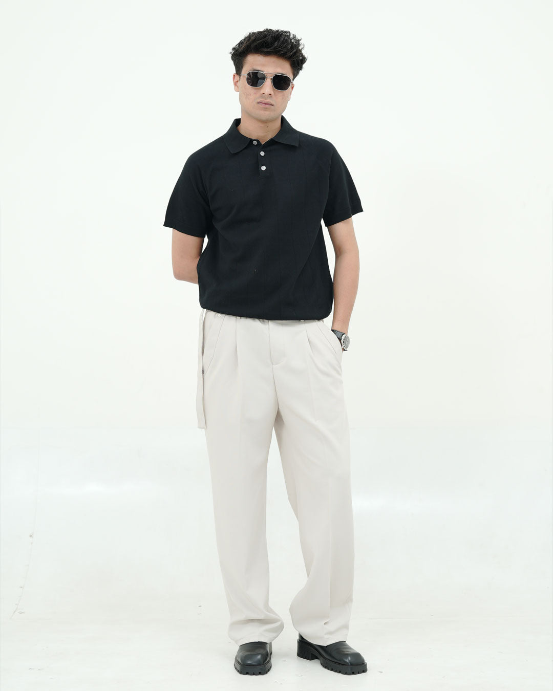 Classic Black Short-Sleeve Polo Shirt – Modern Tailored Fit