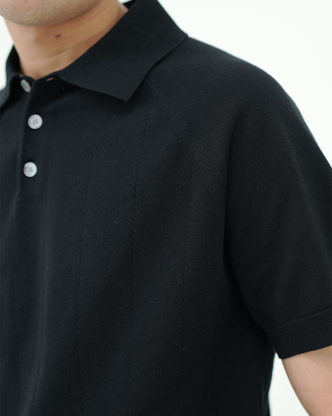 Classic Black Short-Sleeve Polo Shirt – Modern Tailored Fit