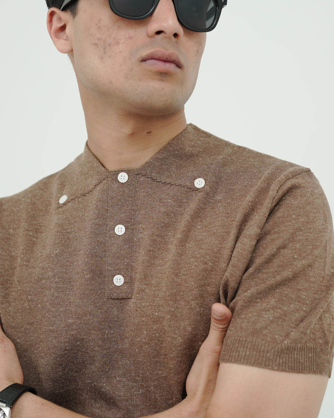 Textured Brown Short-Sleeve Polo Shirt – Tailored Modern Fit