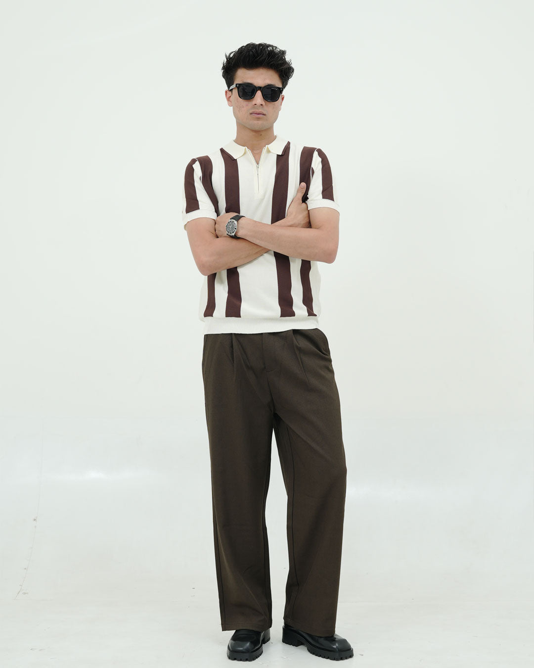 Vertical Stripe Knit Polo – Off-White & Brown Zip Collar