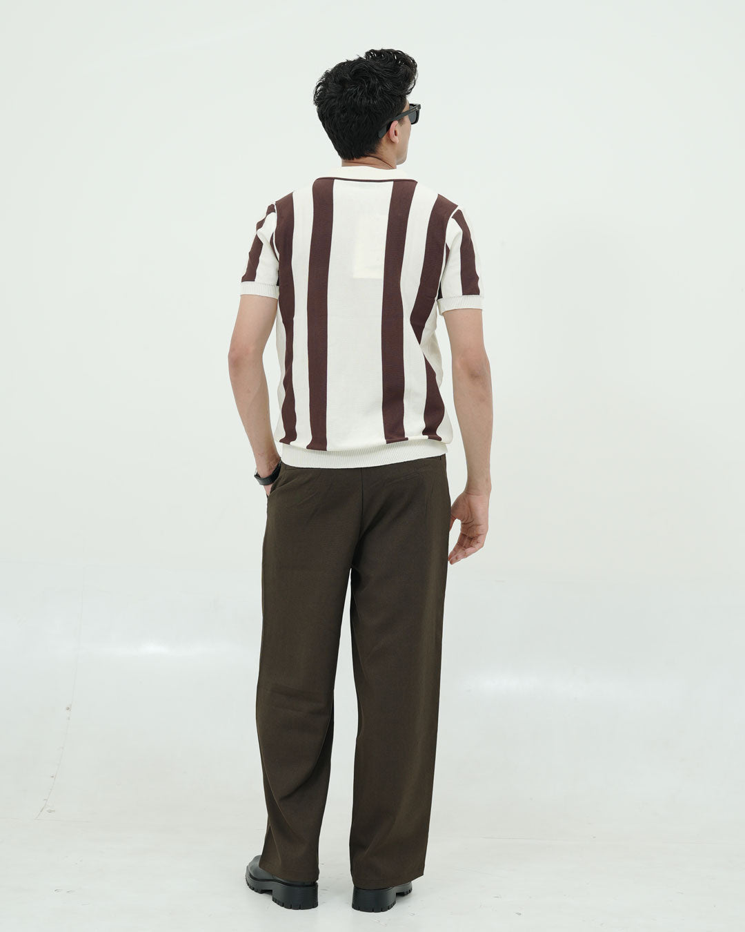 Vertical Stripe Knit Polo – Off-White & Brown Zip Collar