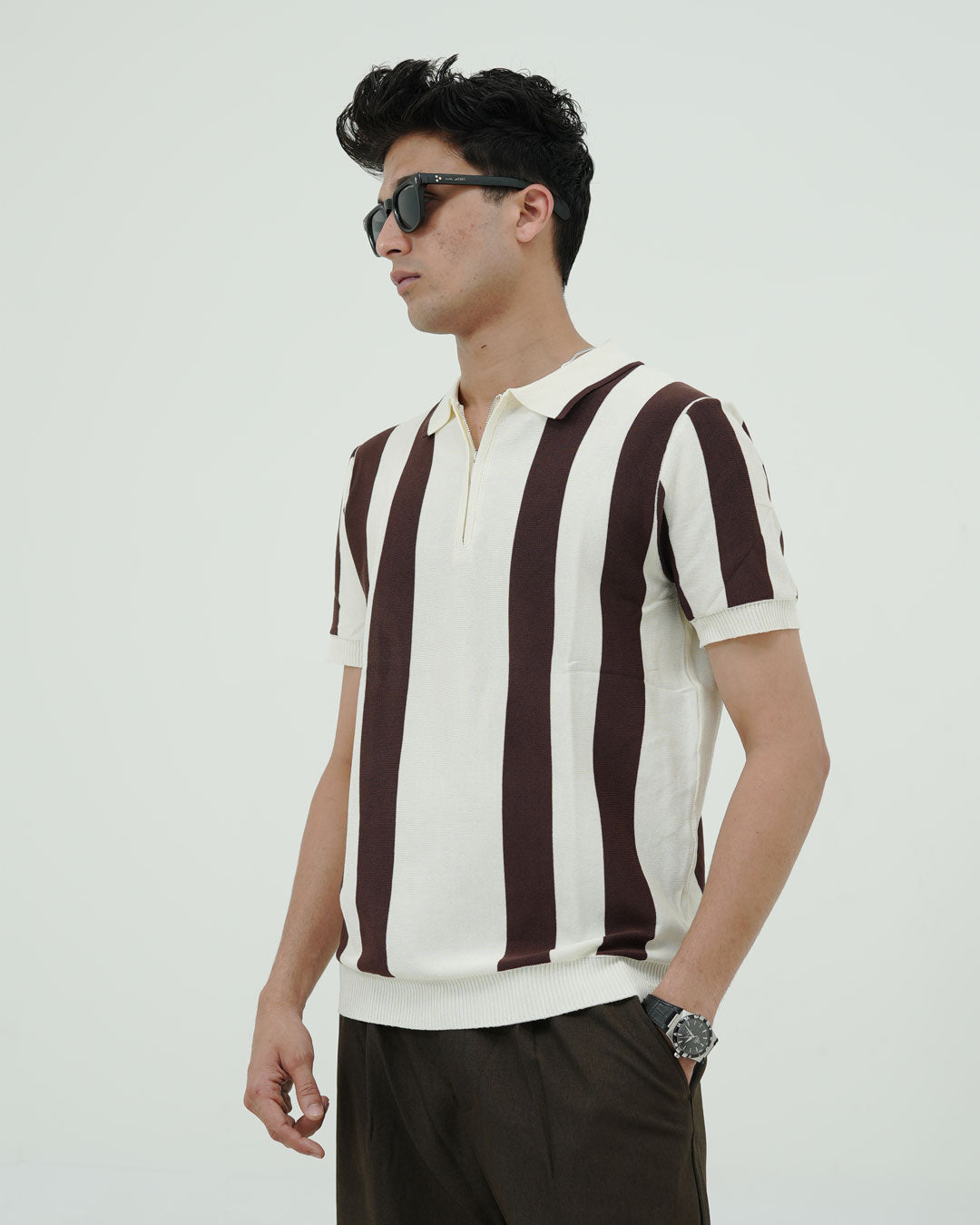 Vertical Stripe Knit Polo – Off-White & Brown Zip Collar
