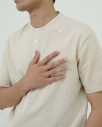 Minimalist Cream Short-Sleeve Polo Shirt – Modern Fit